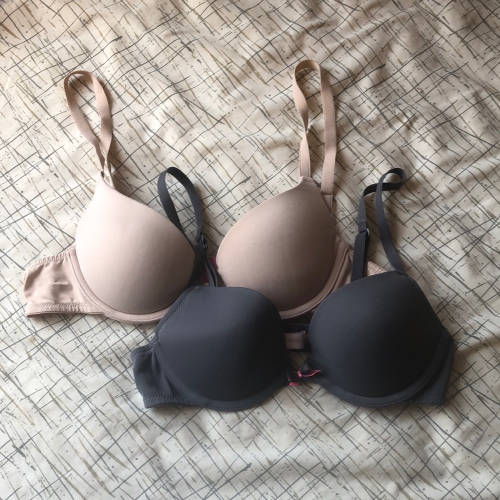 Lot of 2 Women’s Underwire Bras 34A